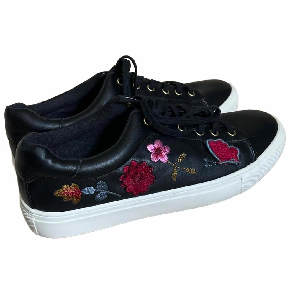 Nanette Lepore Wildflower Embroidered Sneakers Black Faux Leather Size 10M - Picture 3 of 8